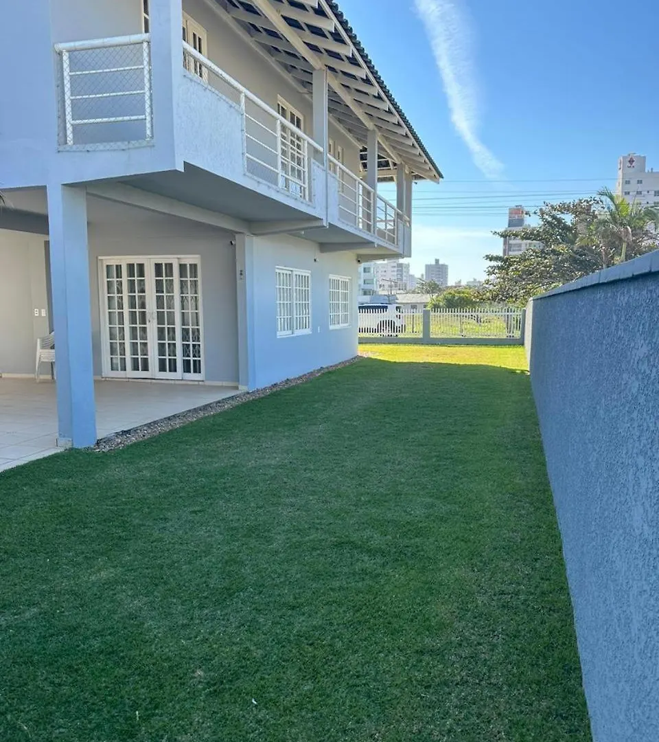 Casa de Férias Ampla Casa Com 5 Quartos E Vista Para O Mar Navegantes